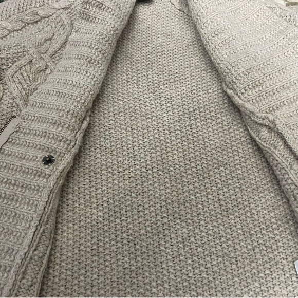 Cable Knit Eddie Bauer Sweater - oatmeal / ivory color - size S - Picture 6 of 8